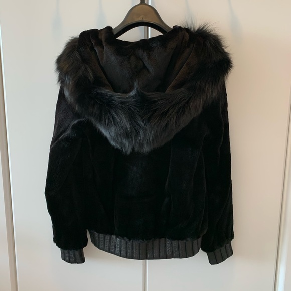 šFinal Saleš Mink coat (Only Available until Nov 15) - Picture 3 of 5